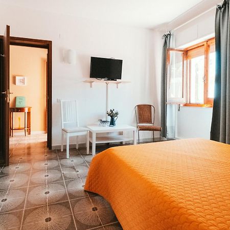 Villa Bella Salmagi - Surya Sardinia Holidays & Yoga カピターナ エクステリア 写真
